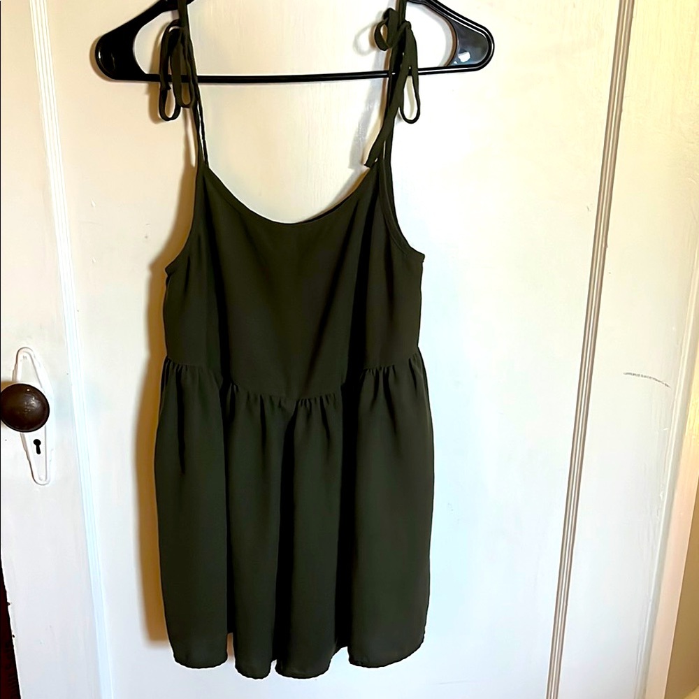 Chic Olive Green Sleeveless Dress